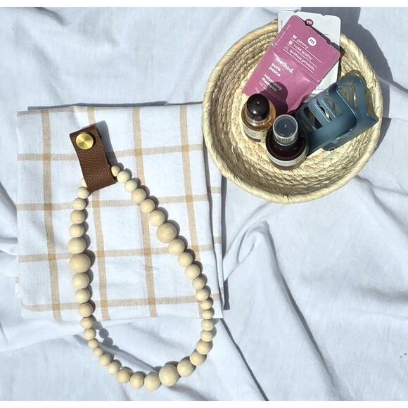 Natural Wooden Bead Towel Ring – Mother’s Day Gift Set - Picture 3 of 4